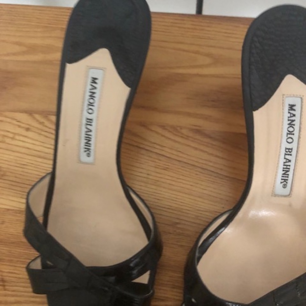 MANOLO BLAHNIK OPEN BACK, OPEN TOE SLIP ON SANDALS